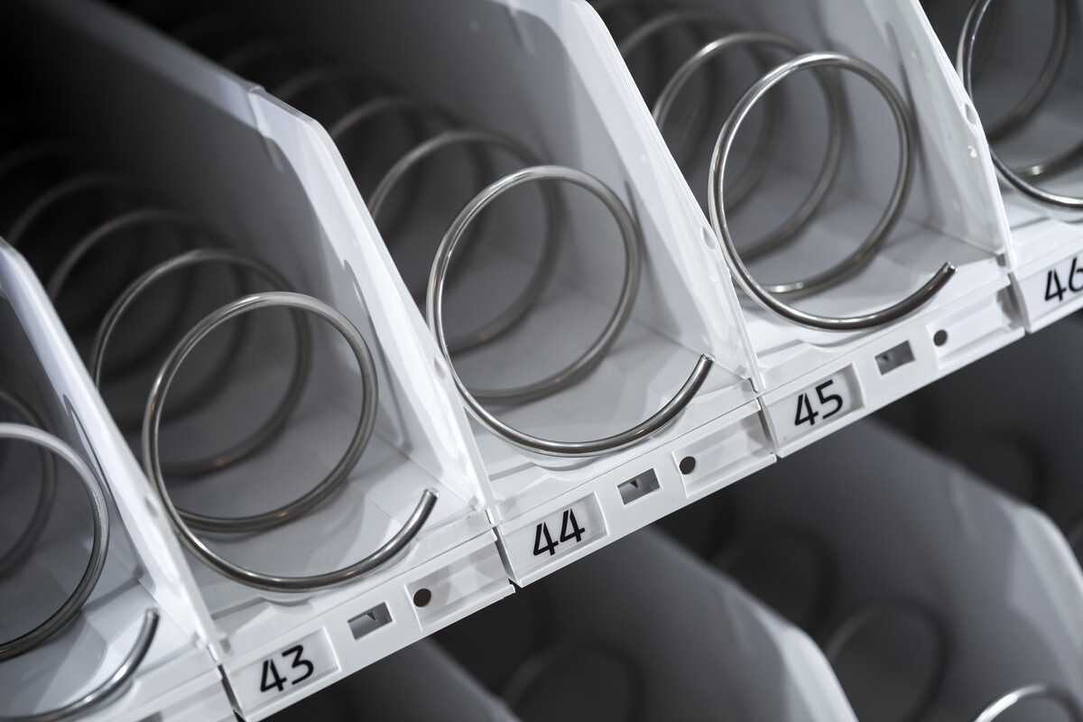 Tecnico addetto all'assistenza dei distributori automatici